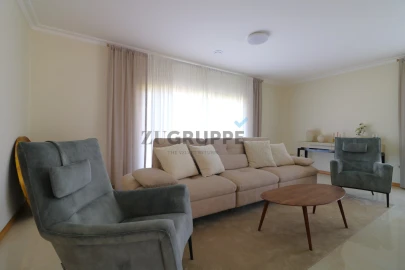 Moradia T4 para Venda em Oliveirinha