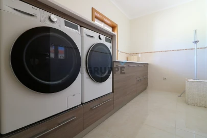 Moradia T4 para Venda em Oliveirinha