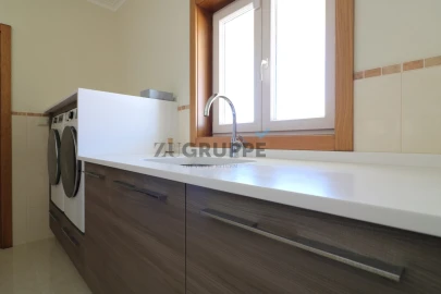 Moradia T4 para Venda em Oliveirinha