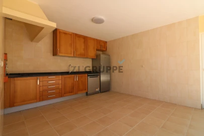 Moradia T4 para Venda em Oliveirinha