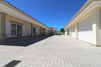Moradia T4 para Venda em Oliveirinha