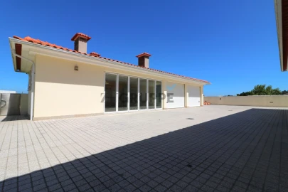 Moradia T4 para Venda em Oliveirinha