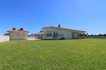 Moradia T4 para Venda em Oliveirinha