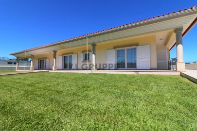 Moradia T4 para Venda em Oliveirinha
