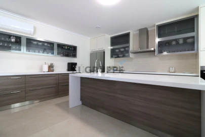 Moradia T4 para Venda em Oliveirinha