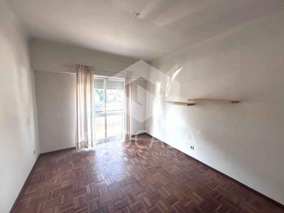 Apartamento T2 para Arrendamento em Carcavelos e Parede Foto 15