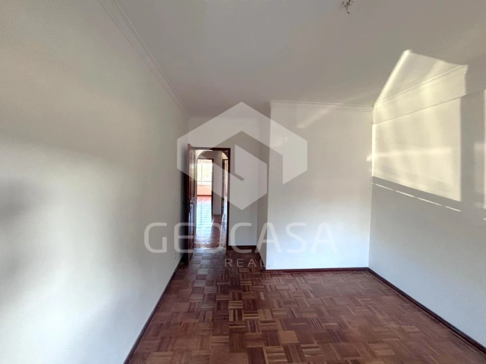 Apartamento T2 para Arrendamento em Carcavelos e Parede Foto 18