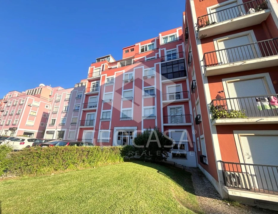 Apartamento T2 para Arrendamento em Carcavelos e Parede Foto 2