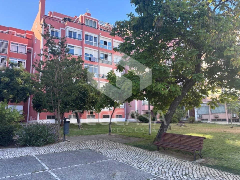 Apartamento T2 para Arrendamento em Carcavelos e Parede Foto 22