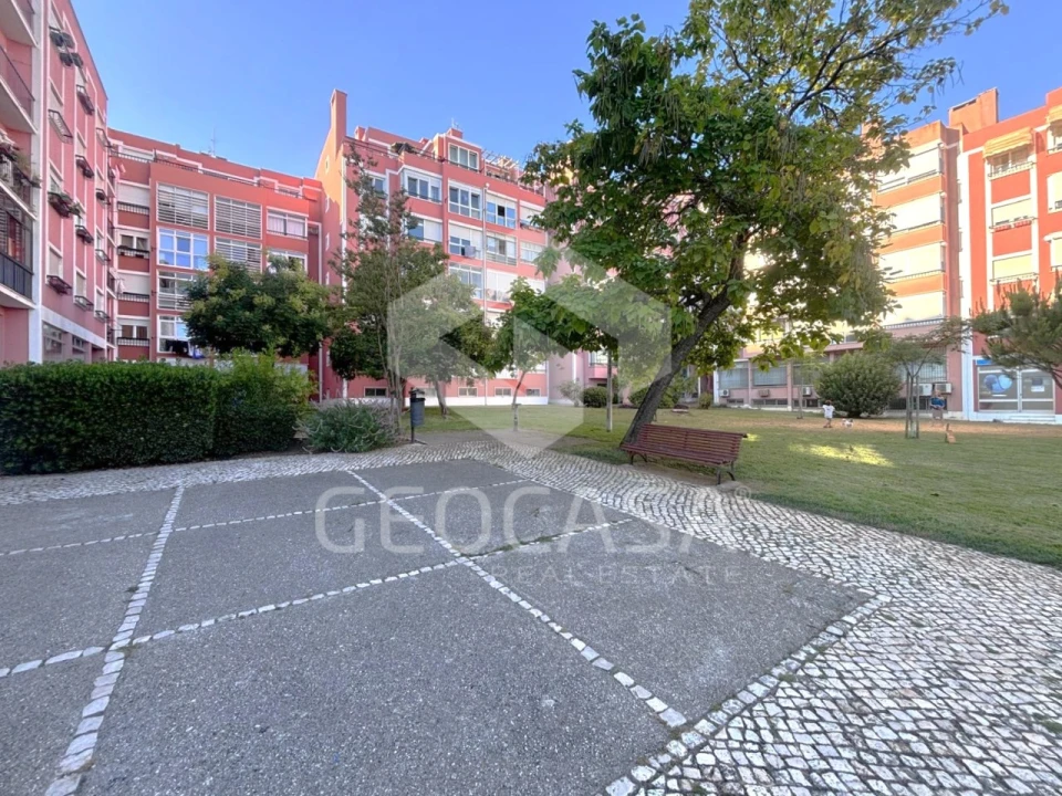 Apartamento T2 para Arrendamento em Carcavelos e Parede Foto 3