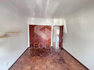 Apartamento T2 para Arrendamento em Carcavelos e Parede