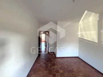 Apartamento T2 para Arrendamento em Carcavelos e Parede