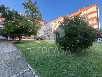 Apartamento T2 para Arrendamento em Carcavelos e Parede