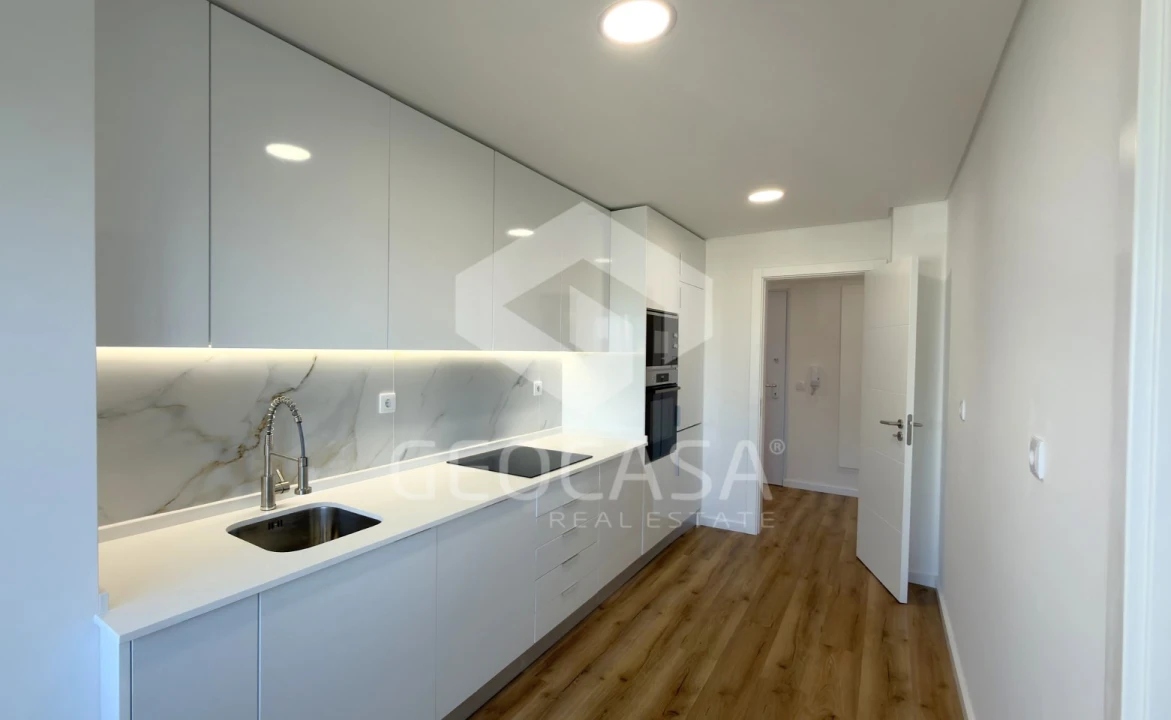 Apartamento T2 para Venda em Carcavelos e Parede Foto 4