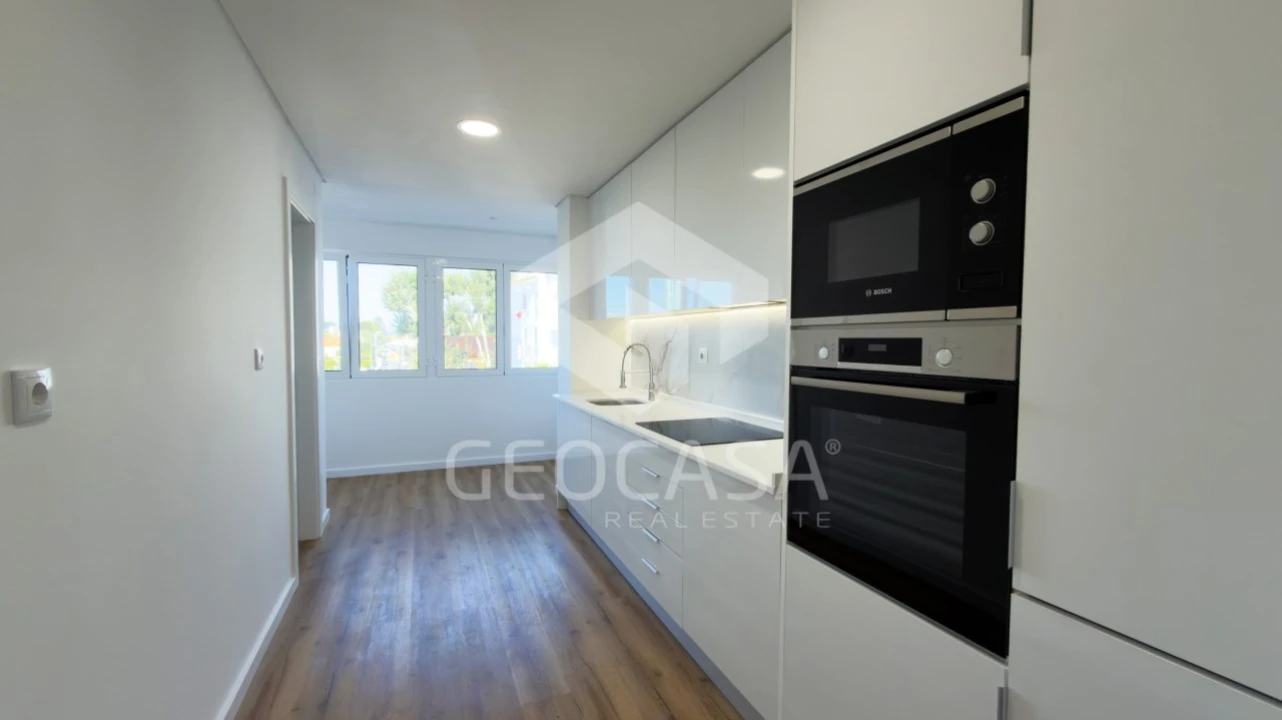 Apartamento T2 para Venda em Carcavelos e Parede Foto 2