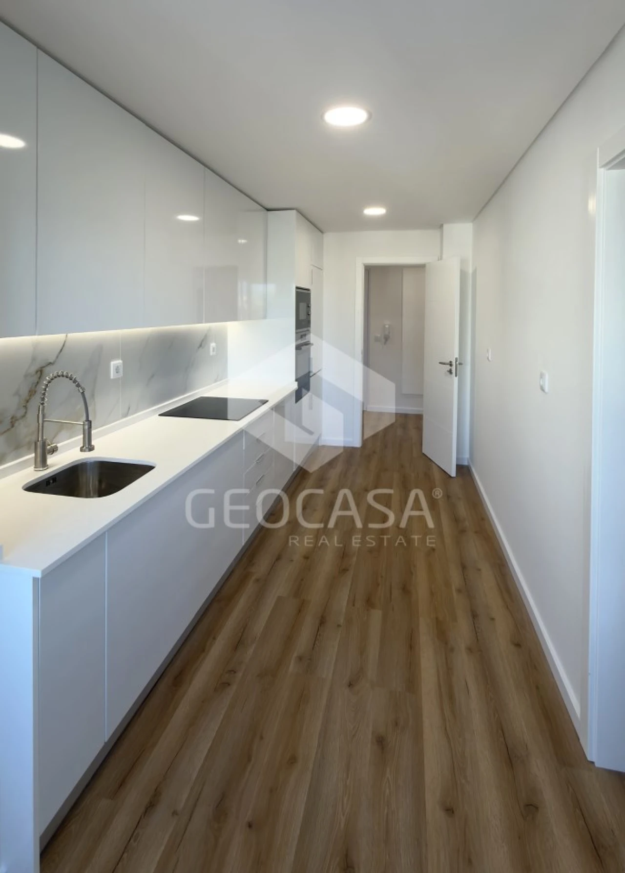 Apartamento T2 para Venda em Carcavelos e Parede Foto 5