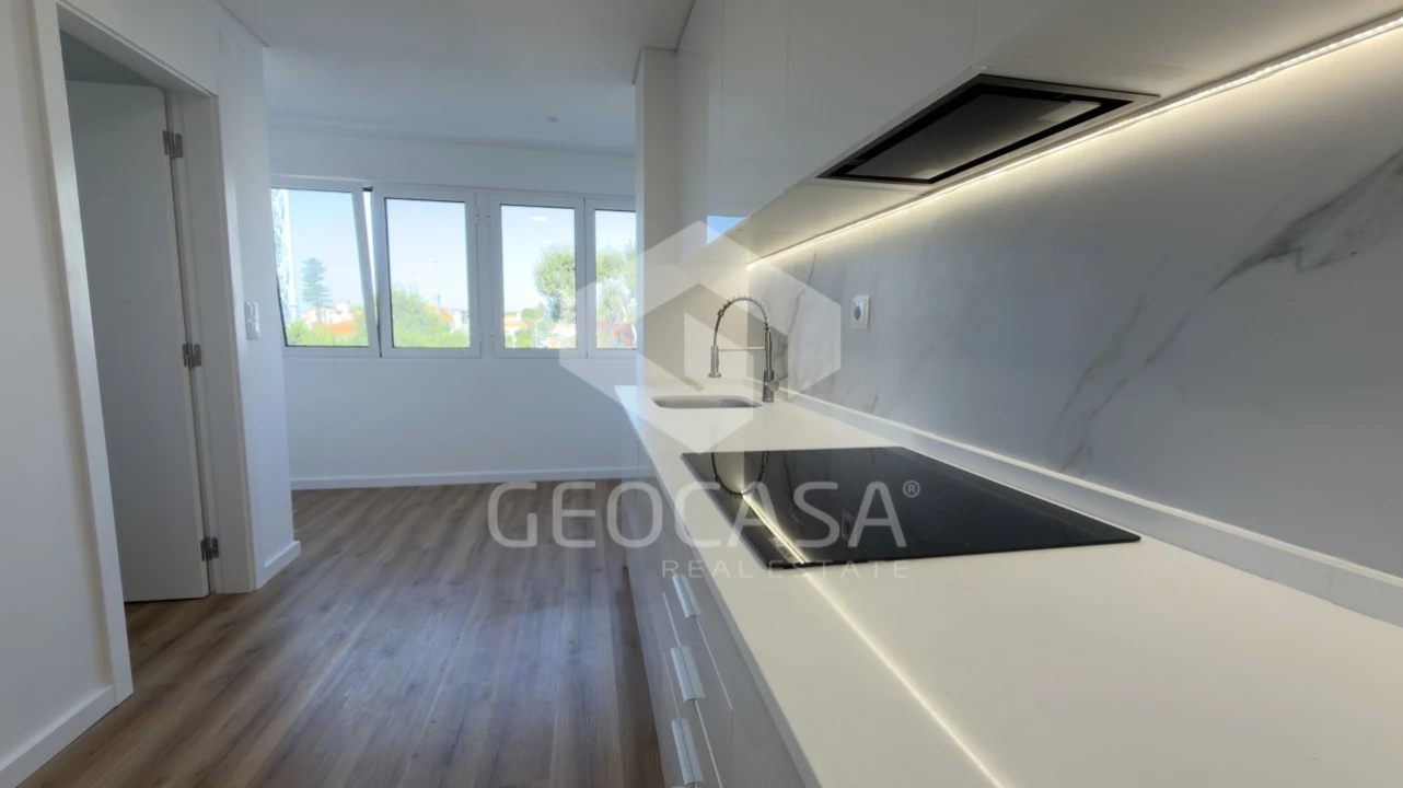 Apartamento T2 para Venda em Carcavelos e Parede Foto 1