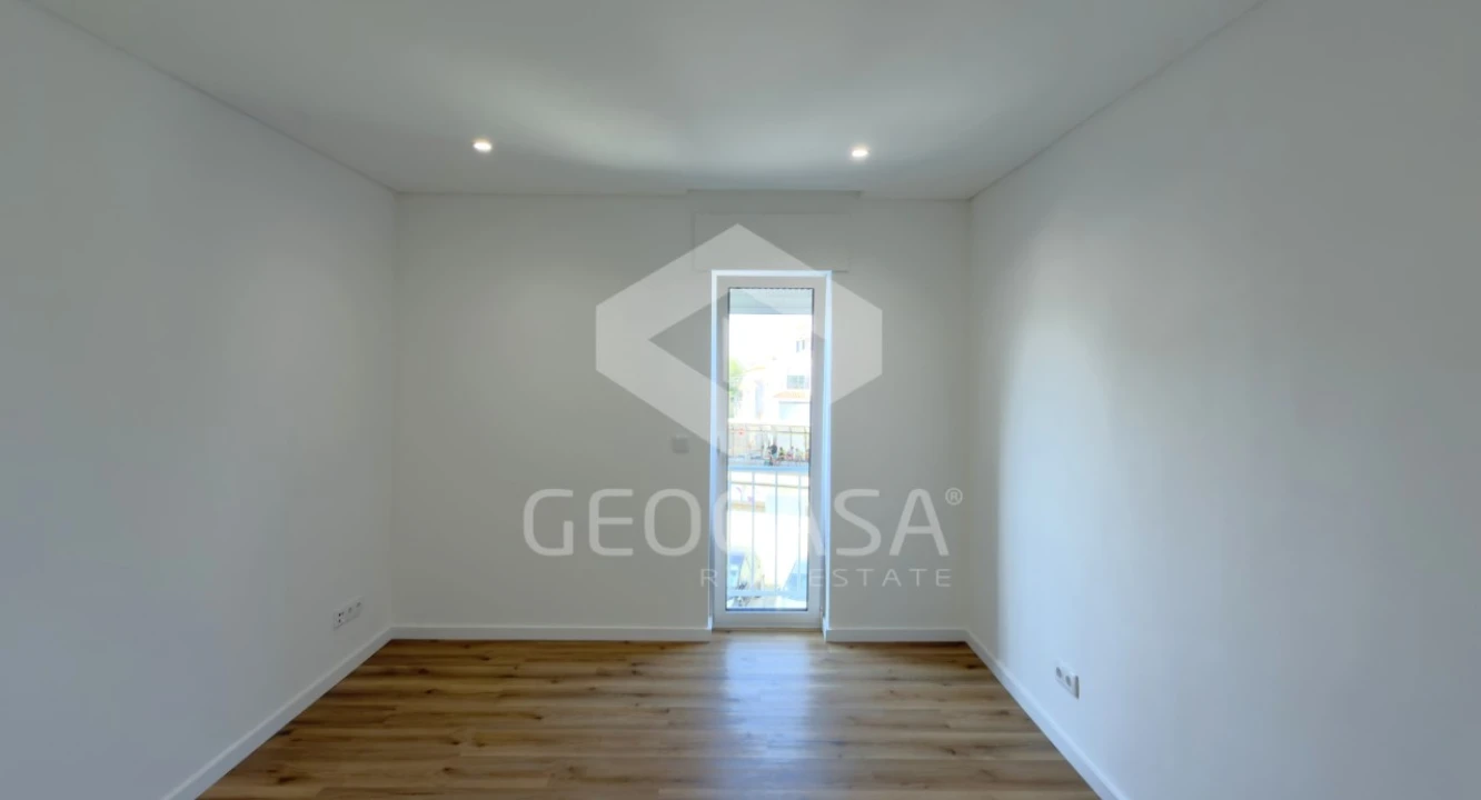 Apartamento T2 para Venda em Carcavelos e Parede Foto 12