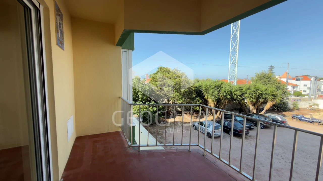 Apartamento T2 para Venda em Carcavelos e Parede Foto 24