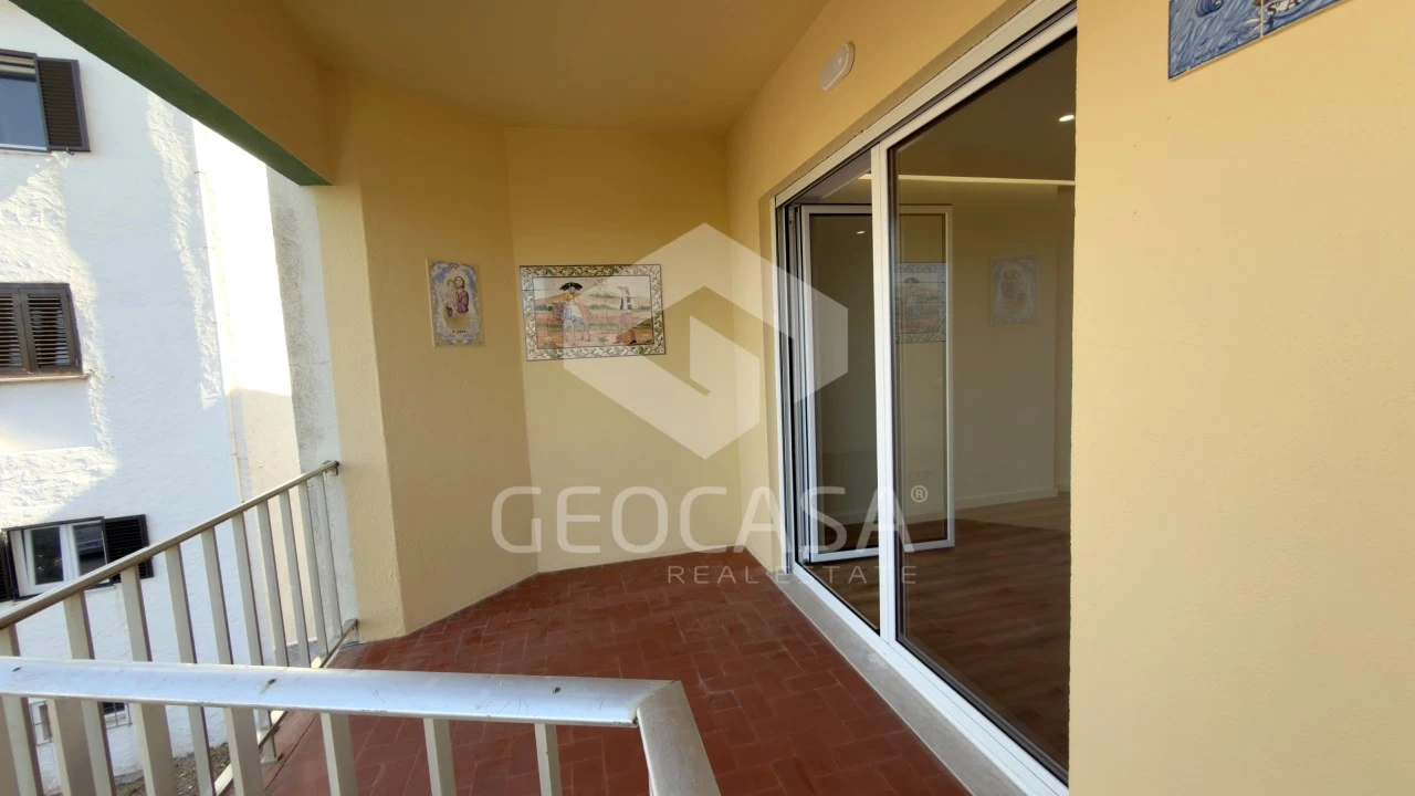 Apartamento T2 para Venda em Carcavelos e Parede Foto 25