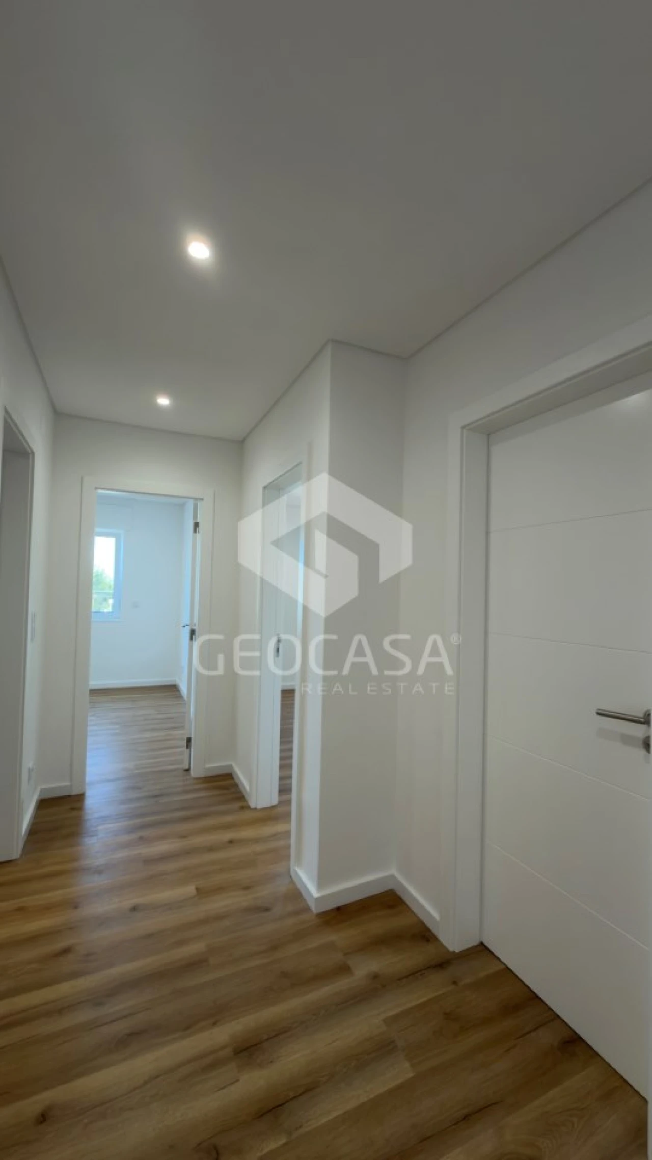 Apartamento T2 para Venda em Carcavelos e Parede Foto 8