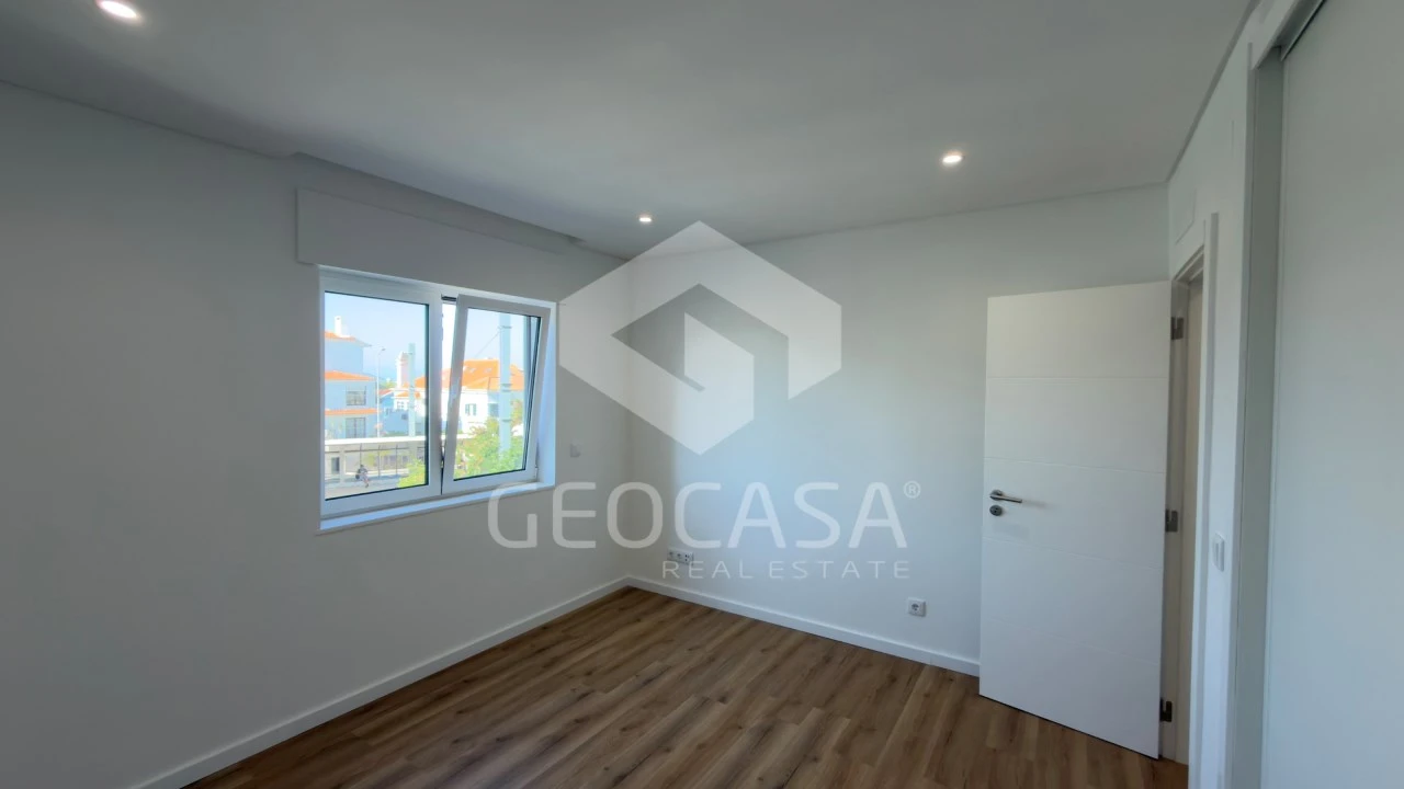 Apartamento T2 para Venda em Carcavelos e Parede Foto 15