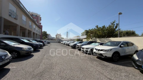 Apartamento T2 para Venda em Carcavelos e Parede
