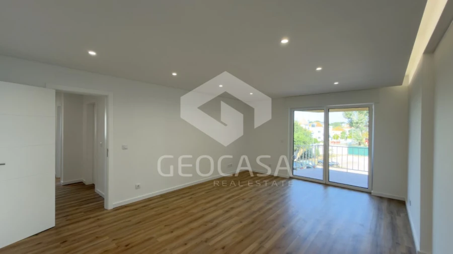 Apartamento T2 para Venda em Carcavelos e Parede Foto 21