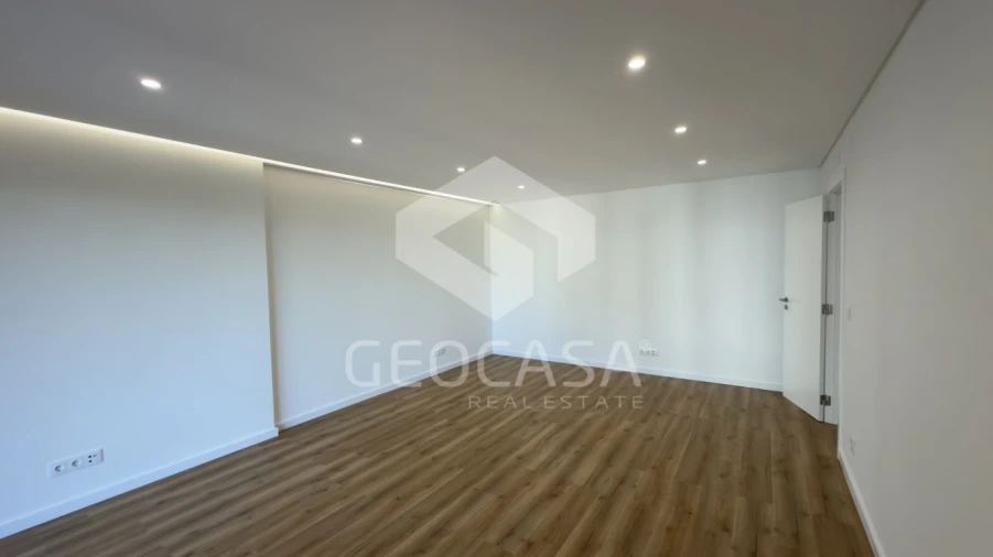Apartamento T2 para Venda em Carcavelos e Parede Foto 20