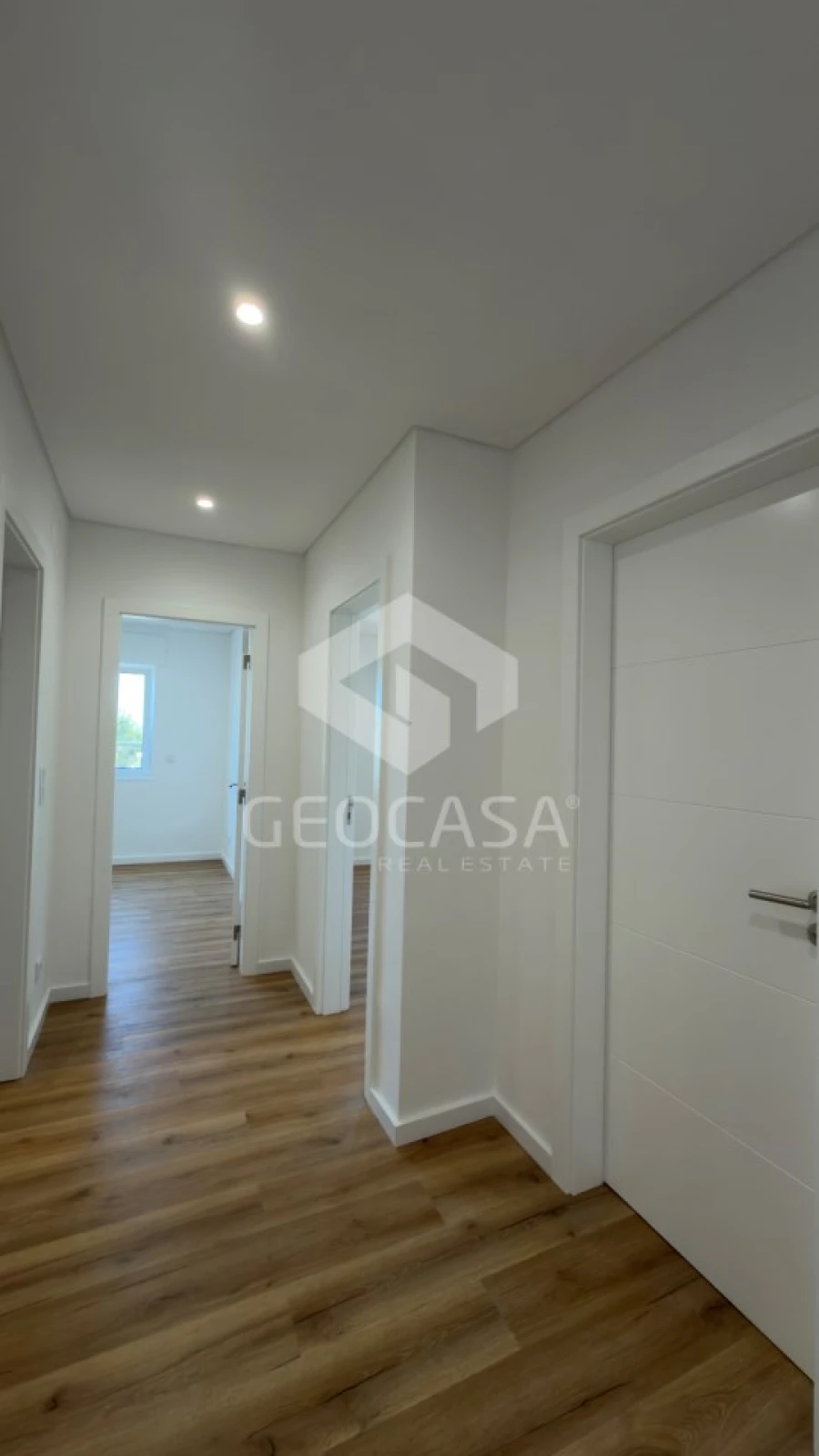 Apartamento T2 para Venda em Carcavelos e Parede Foto 8