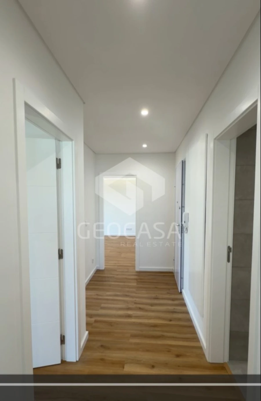 Apartamento T2 para Venda em Carcavelos e Parede Foto 18