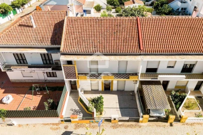 Moradia T3 para Arrendamento em Bacelo e Senhora da Saúde