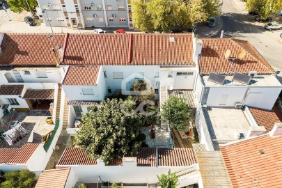 Moradia T3 para Arrendamento em Bacelo e Senhora da Saúde