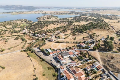 Moradia T5 para Venda em Mourão