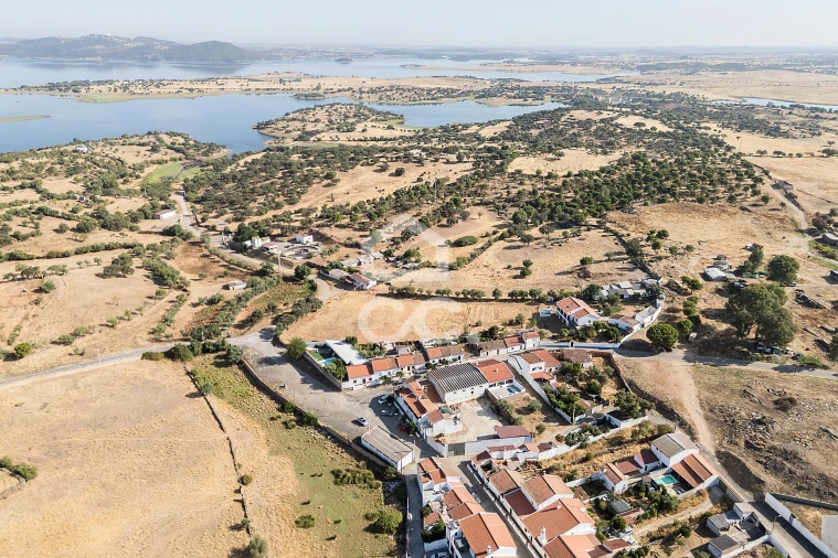 Moradia T5 para Venda em Mourão Foto 26