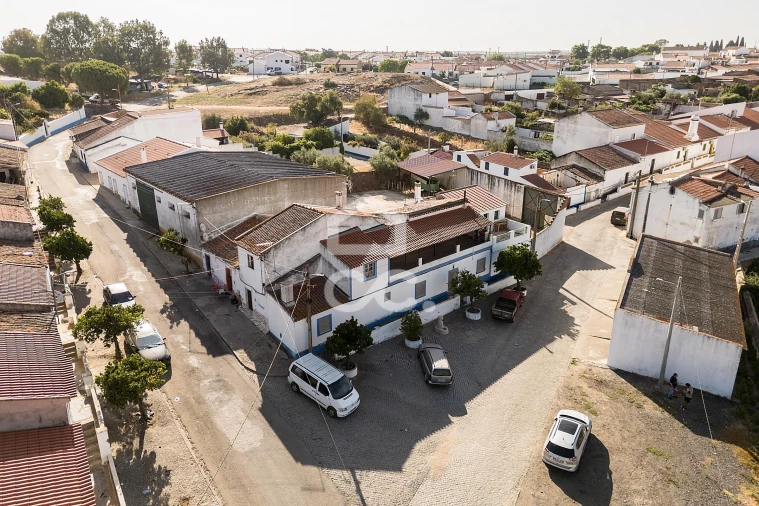 Moradia T5 para Venda em Mourão Foto 19