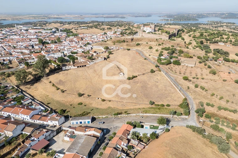 Moradia T5 para Venda em Mourão Foto 24
