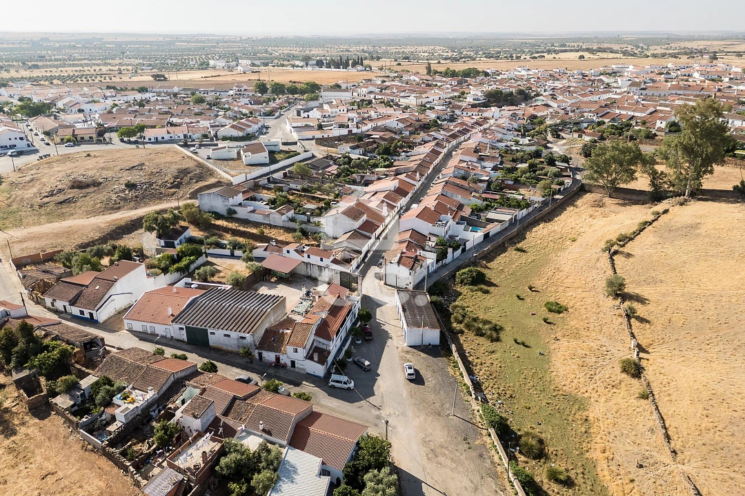 Moradia T5 para Venda em Mourão Foto 21
