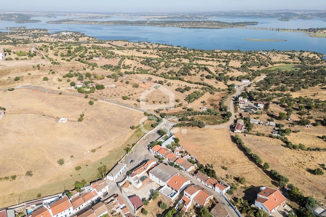 Moradia T5 para Venda em Mourão Foto 25