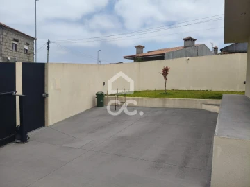 Moradia T3 para Venda em Bougado (São Martinho e Santiago)