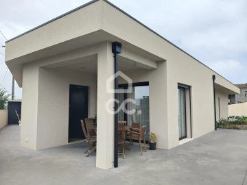 Moradia T3 para Venda em Bougado (São Martinho e Santiago)
