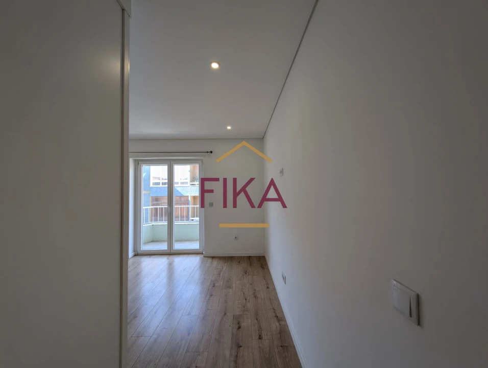 Apartamento T2 para Venda em Amora Foto 23