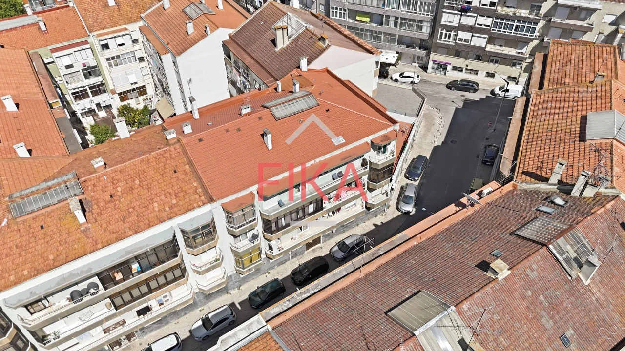 Apartamento T2 para Venda em Amora Foto 23
