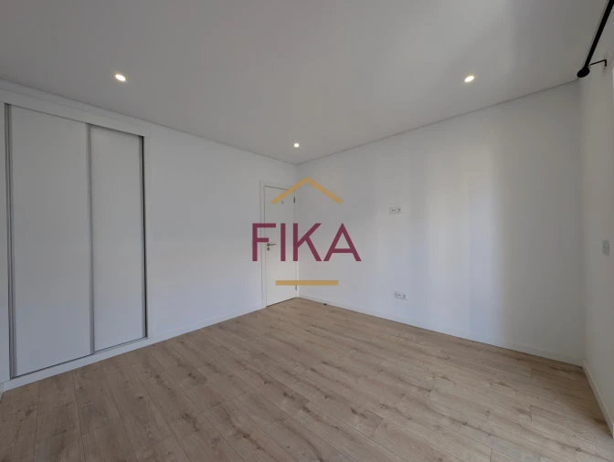 Apartamento T2 para Venda em Amora Foto 20