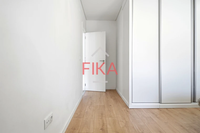 Apartamento T2 para Venda em Amora Foto 18