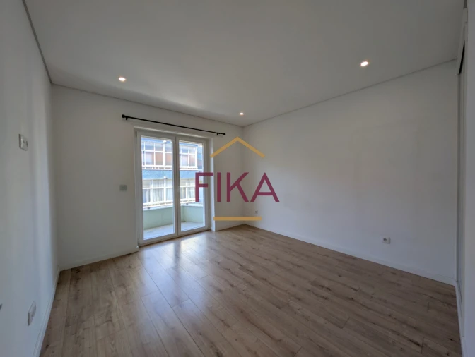 Apartamento T2 para Venda em Amora Foto 22