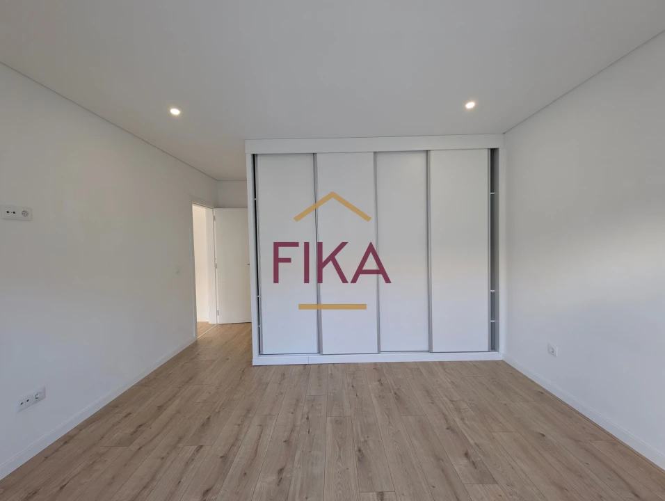 Apartamento T2 para Venda em Amora Foto 26