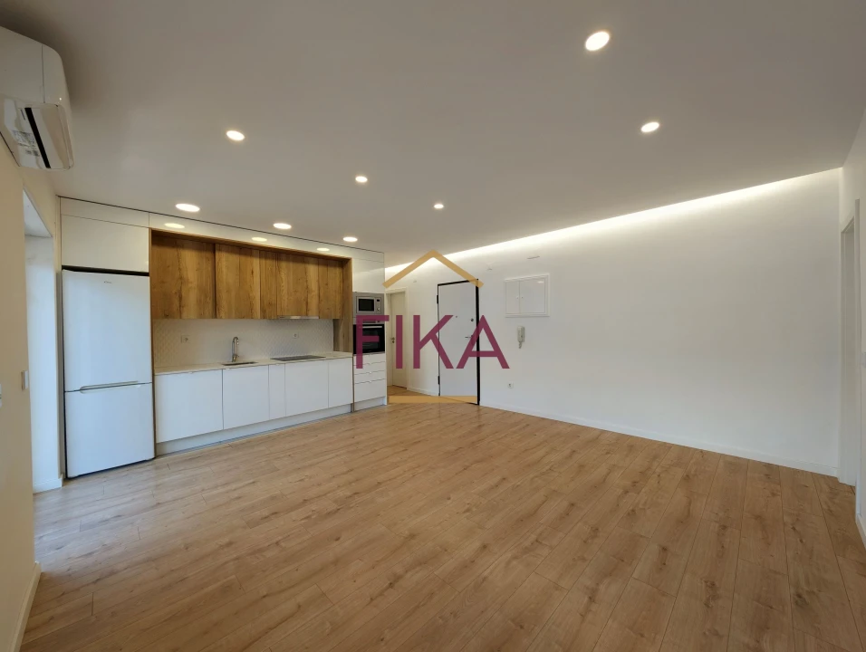 Apartamento T2 para Venda em Amora Foto 4