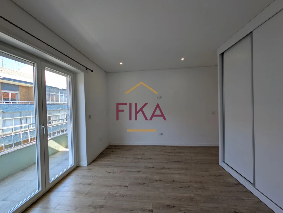 Apartamento T2 para Venda em Amora Foto 25