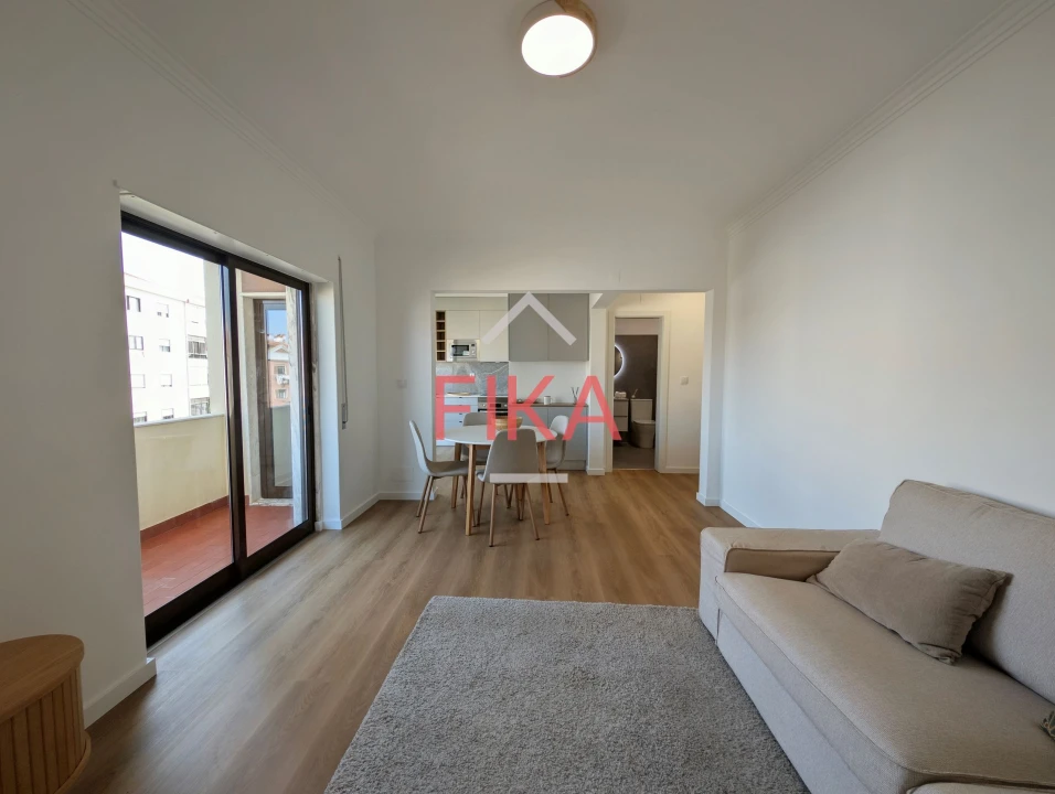 Apartamento T2 para Venda em Seixal Foto 12